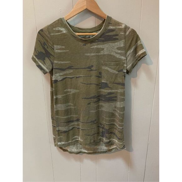 Zoe+Liv Women’s Pocket Camo Tee Small - Picture 1 of 6